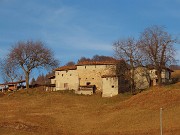62 Cascinale baciato dal sole verso il tramonto